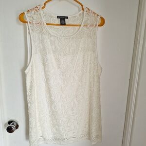 Adrianna Papell Ivory Lace Top. Size XL